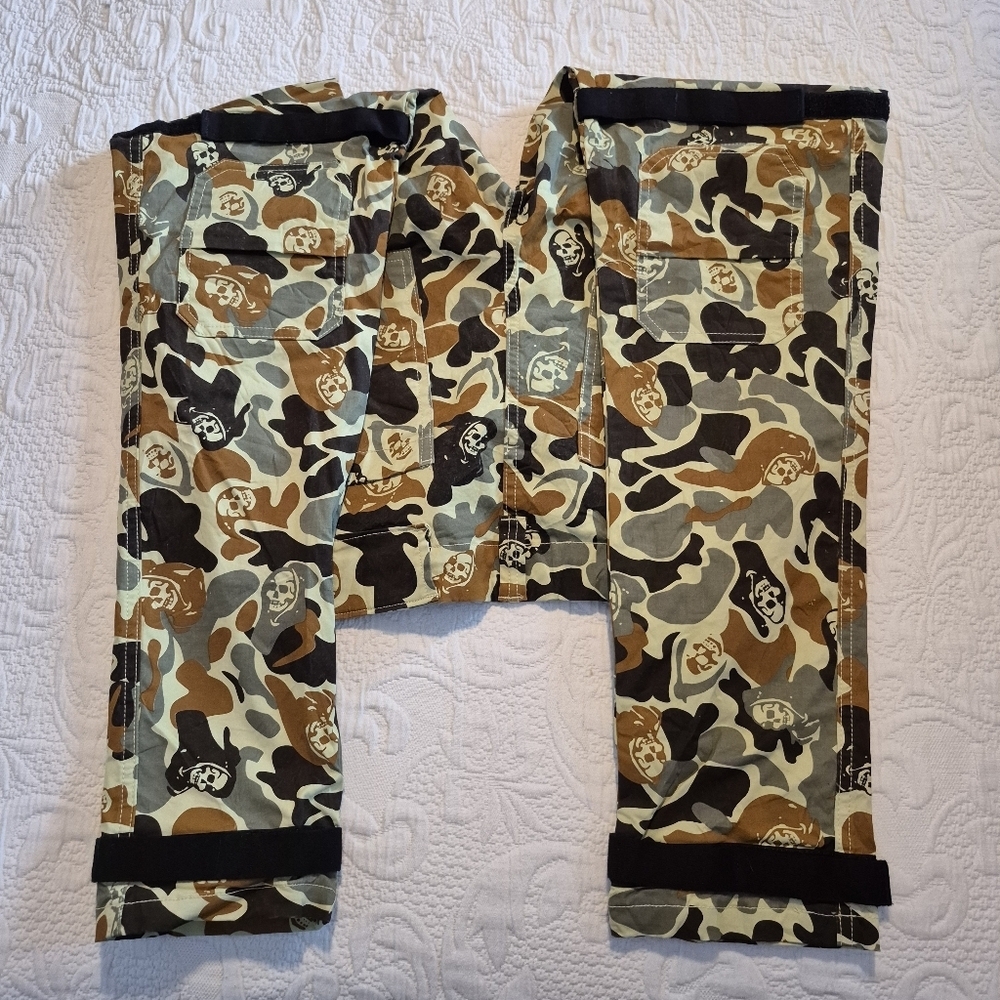 Broken Promises women's size 34 Grim Reaper design camo pants EUC or better - Picture 4 of 11